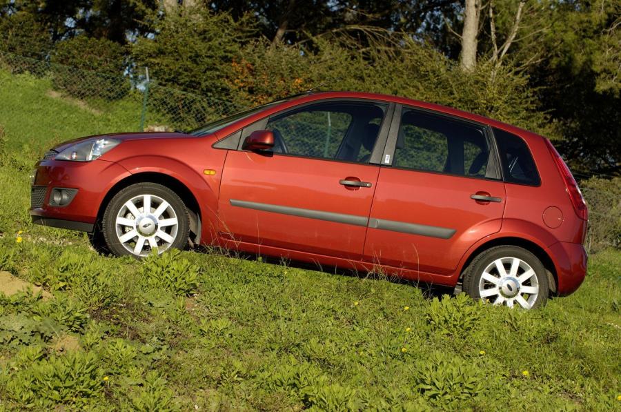  Ford Fiesta 2006 года  (фото 25 из 42)